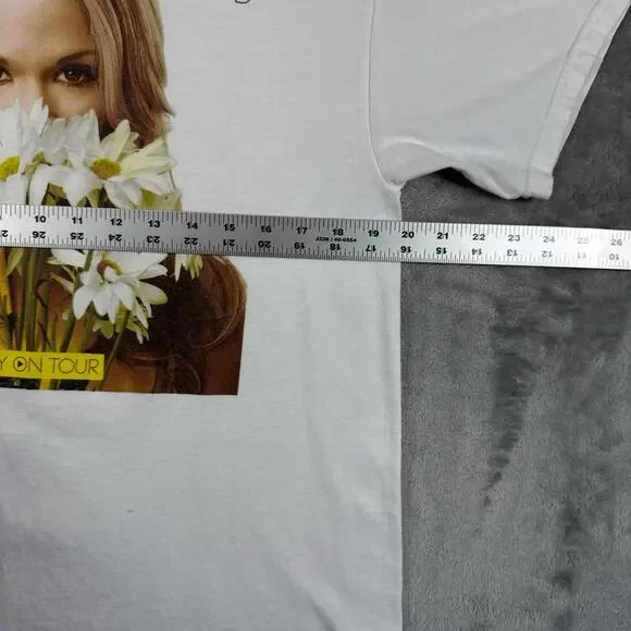2010 Carrie Underwood Play On Tour White Graphic Music T-shirt Size Medium - Picture 5 of 8